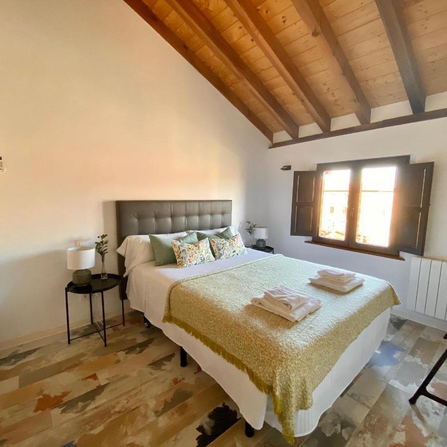 Apartamentos Ejemplares Алькала-де-Энарес Экстерьер фото